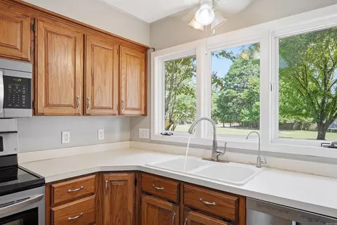 Kitchen - 867 Heather, Conway, AR 72034 photo 2 of 4