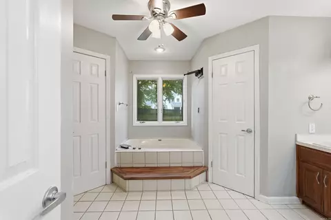 Bath - 867 Heather, Conway, AR 72034 photo 1 of 5