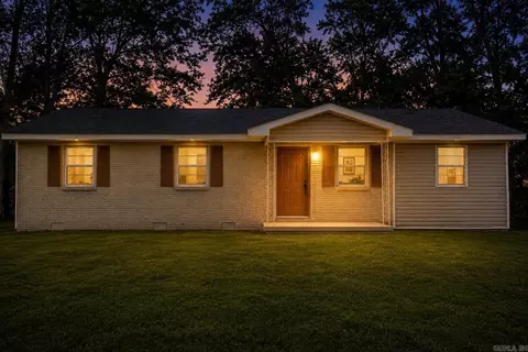 10 Parkridge Dr, North Little Rock, AR 72120