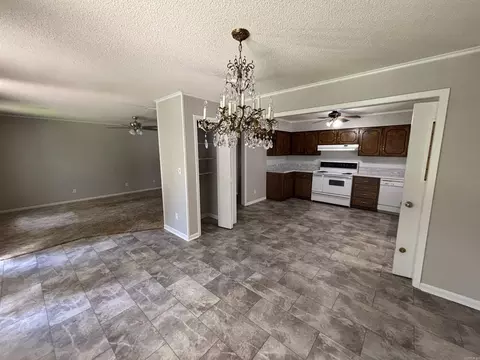 Dining - 100 Wheeler St, Warren, AR 71671 photo 1 of 1