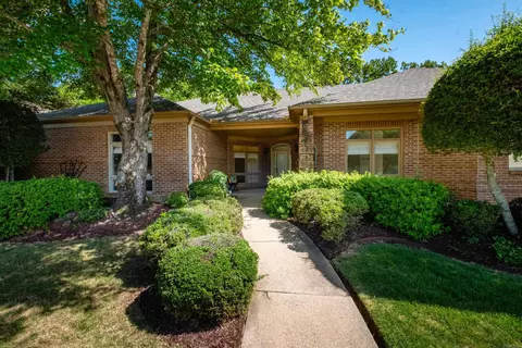 51 Hunters Green Cir, Little Rock, AR 72211