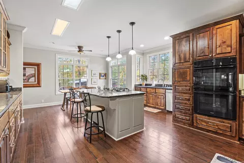 Kitchen - 1919 Tudor Loop, Benton, AR 72019 photo 3 of 5