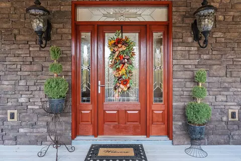 Entry Way - 1919 Tudor Loop, Benton, AR 72019 photo 1 of 7