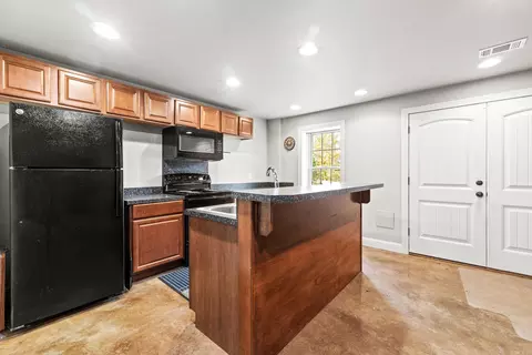 Kitchen - 1919 Tudor Loop, Benton, AR 72019 photo 5 of 5