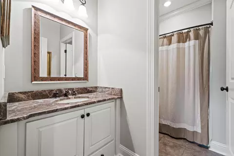 Bath - 1919 Tudor Loop, Benton, AR 72019 photo 2 of 5