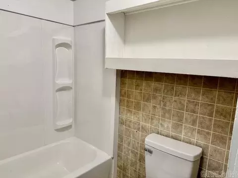 Bath - 603 Hall St, Malvern, AR 72104 photo 1 of 2