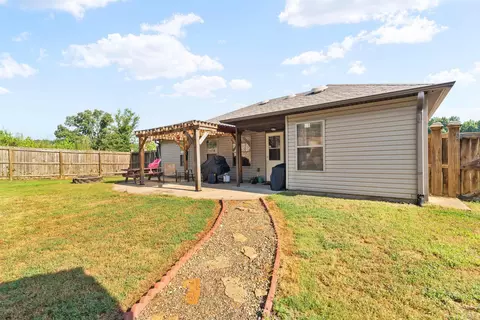 Exterior - 1975 Shadow Ridge Rd, Conway, AR 72032 photo 4 of 6