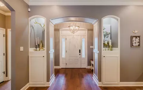 Entry Way - 907 Hunter Lee Dr, Bryant, AR 72022 photo 3 of 6