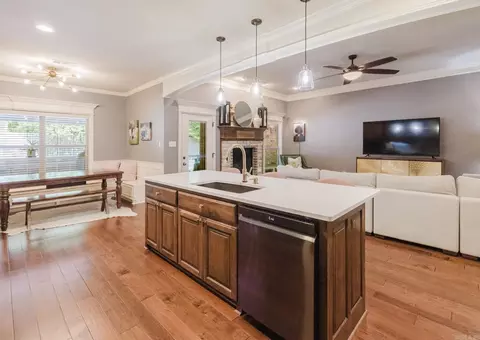 Kitchen - 907 Hunter Lee Dr, Bryant, AR 72022 photo 4 of 8