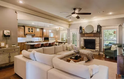 Living - 907 Hunter Lee Dr, Bryant, AR 72022 photo 3 of 3