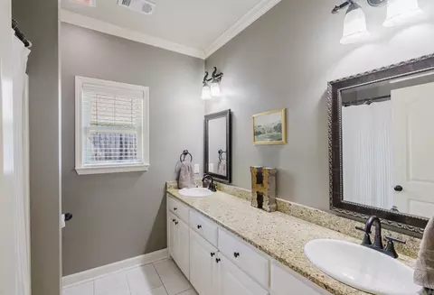 Bath - 907 Hunter Lee Dr, Bryant, AR 72022 photo 6 of 7