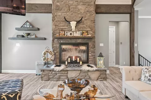 Living - 801 Greystone Blvd, Cabot, AR 72023 photo 4 of 4