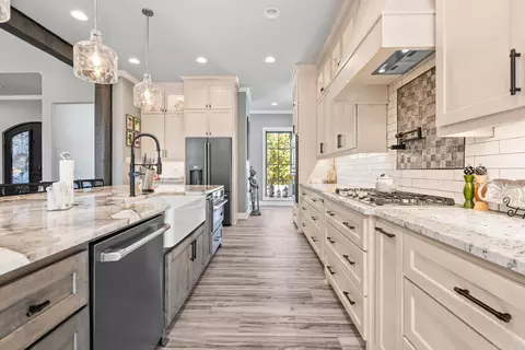 Kitchen - 801 Greystone Blvd, Cabot, AR 72023 photo 3 of 4