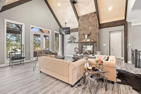 Living - 801 Greystone Blvd, Cabot, AR 72023 photo 3 of 4