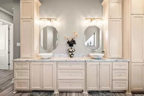 Bath - 801 Greystone Blvd, Cabot, AR 72023 photo 3 of 5