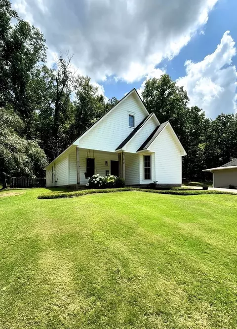76 Cherokee Rd, Cherokee Village, AR 72529