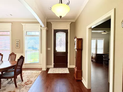 Entry Way - 2307 Valley Dr, Searcy, AR 72143 photo 1 of 2