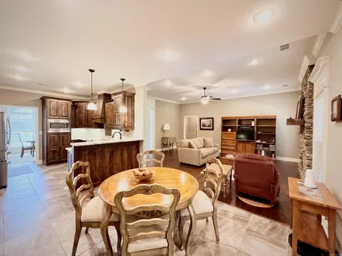 Dining - 2307 Valley Dr, Searcy, AR 72143 photo 2 of 2