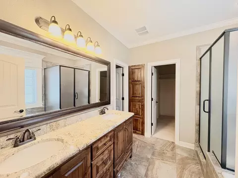 Bath - 2307 Valley Dr, Searcy, AR 72143 photo 1 of 6