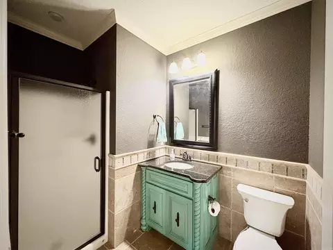 Bath - 2307 Valley Dr, Searcy, AR 72143 photo 6 of 6