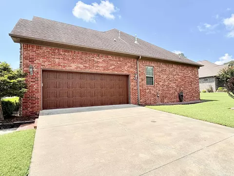 Exterior - 2307 Valley Dr, Searcy, AR 72143 photo 10 of 11