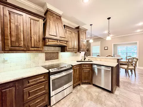 Kitchen - 2307 Valley Dr, Searcy, AR 72143 photo 2 of 2