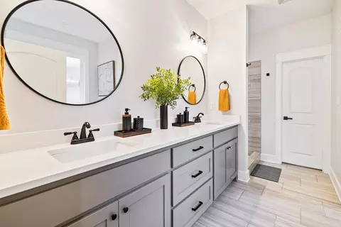 Bath - 7205 Havenwood Dr, Benton, AR 72019 photo 1 of 5