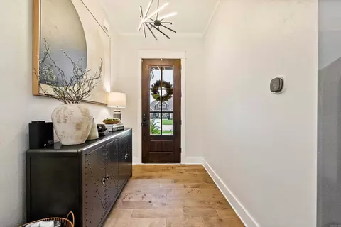 Entry Way - 7205 Havenwood Dr, Benton, AR 72019 photo 7 of 7
