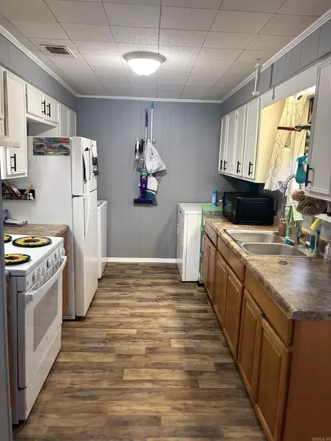 504 S Pine St, Hope, AR 71801 photo 2