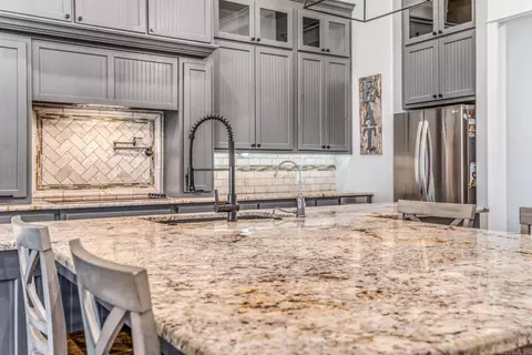 Kitchen - 18 River Bnd, Mayflower, AR 72106 photo 2 of 6
