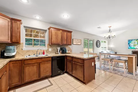 Kitchen - 3983 Eastern Slope Dr, Alexander, AR 72002 photo 3 of 3