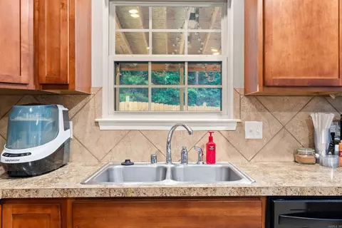 Kitchen - 3983 Eastern Slope Dr, Alexander, AR 72002 photo 2 of 3