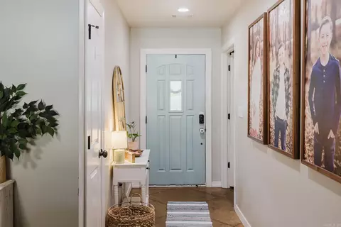 Entry Way - 426 Quantz, Benton, AR 72015 photo 1 of 5
