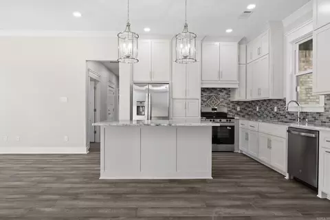 Kitchen - 14 Libra Ln, Ward, AR 72176 photo 3 of 4