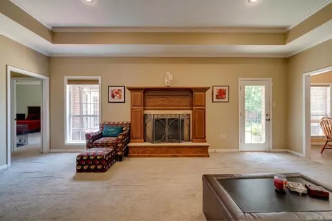 Living - 3255 Chrysler Cv, Conway, AR 72034 photo 4 of 7