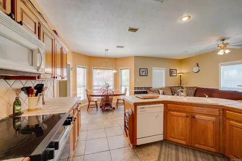 Kitchen - 3255 Chrysler Cv, Conway, AR 72034 photo 3 of 3