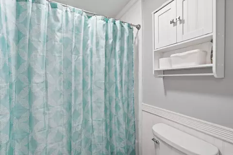 Bath - 405 Esplanade Ave, Conway, AR 72034 photo 5 of 5