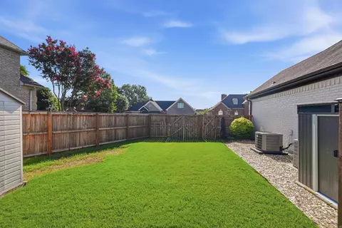 Exterior - 405 Esplanade Ave, Conway, AR 72034 photo 11 of 13