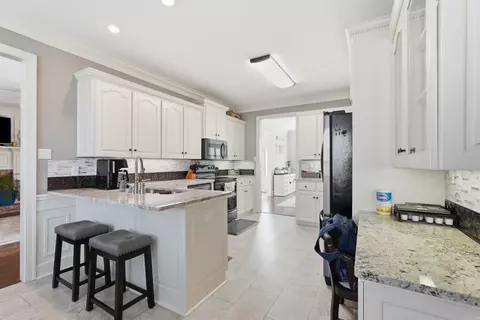 Kitchen - 405 Esplanade Ave, Conway, AR 72034 photo 4 of 4