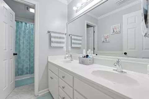 Bath - 405 Esplanade Ave, Conway, AR 72034 photo 4 of 5