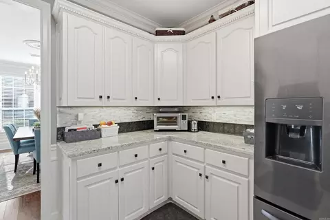 Kitchen - 405 Esplanade Ave, Conway, AR 72034 photo 2 of 4
