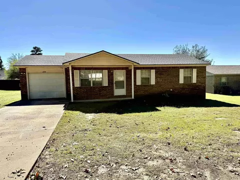 1008 Mill Rd, Clarksville, AR 72830