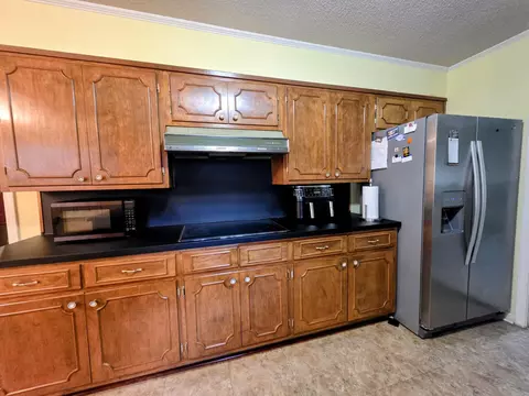 Kitchen - 2600 Beau Monde, Pine Bluff, AR 71603 photo 3 of 3
