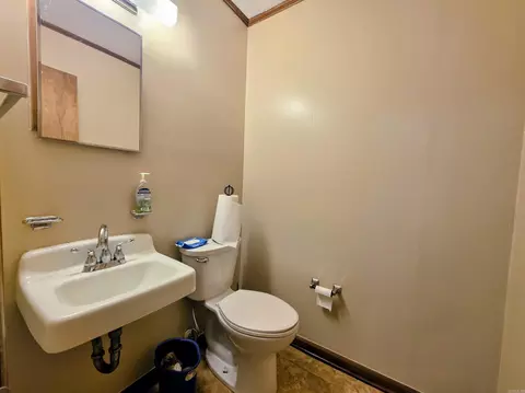 Bath - 2600 Beau Monde, Pine Bluff, AR 71603 photo 5 of 5
