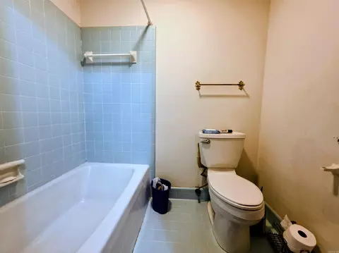 Bath - 2600 Beau Monde, Pine Bluff, AR 71603 photo 2 of 5