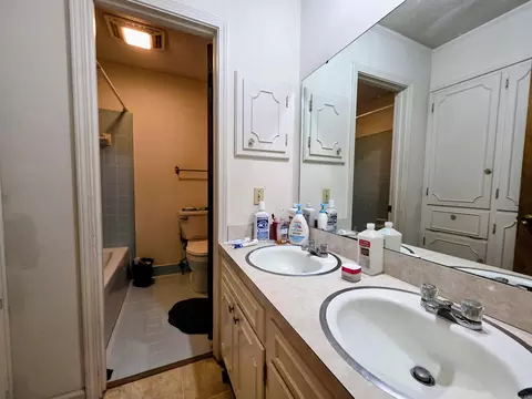 Bath - 2600 Beau Monde, Pine Bluff, AR 71603 photo 1 of 5