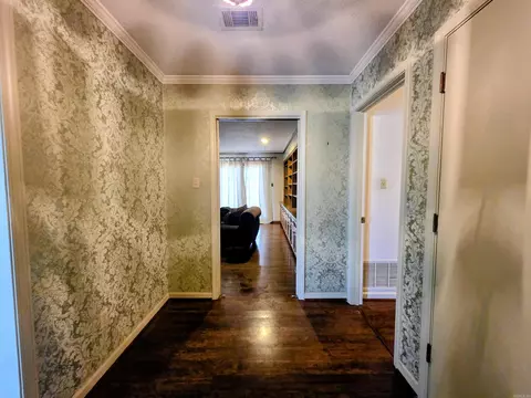 Entry Way - 2600 Beau Monde, Pine Bluff, AR 71603 photo 2 of 2