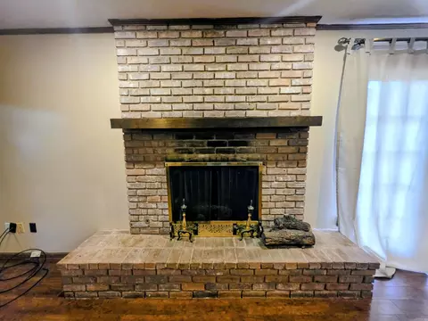 Living - 2600 Beau Monde, Pine Bluff, AR 71603 photo 2 of 4