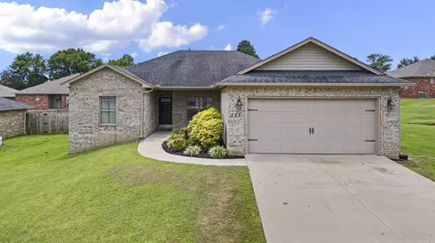 220 Ashford Dr, Russellville, AR 72802