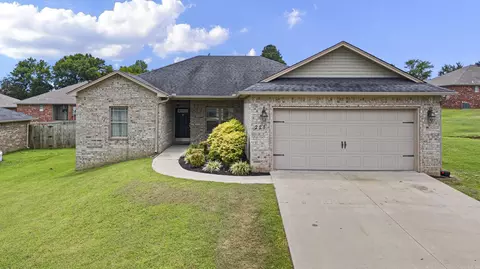 220 Ashford Dr, Russellville, AR 72802